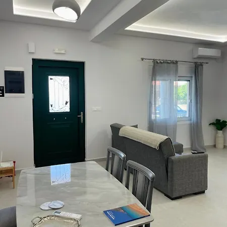 شقة Julie أرغوستولي