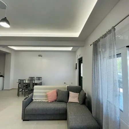 Julie شقة أرغوستولي