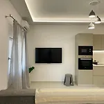 Julie Apartman